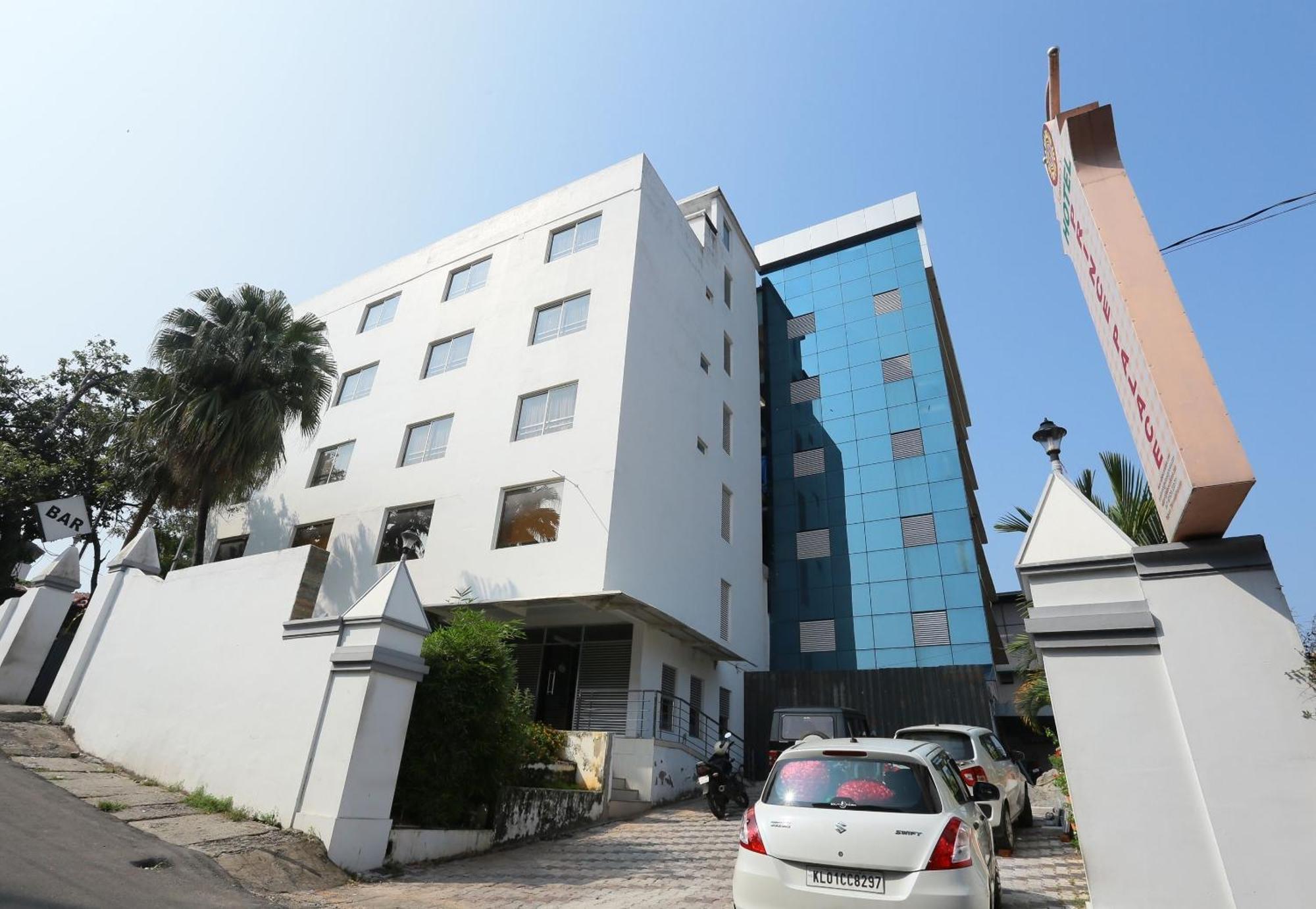 Super Townhouse Prince Palace Thiruvananthapuram Buitenkant foto