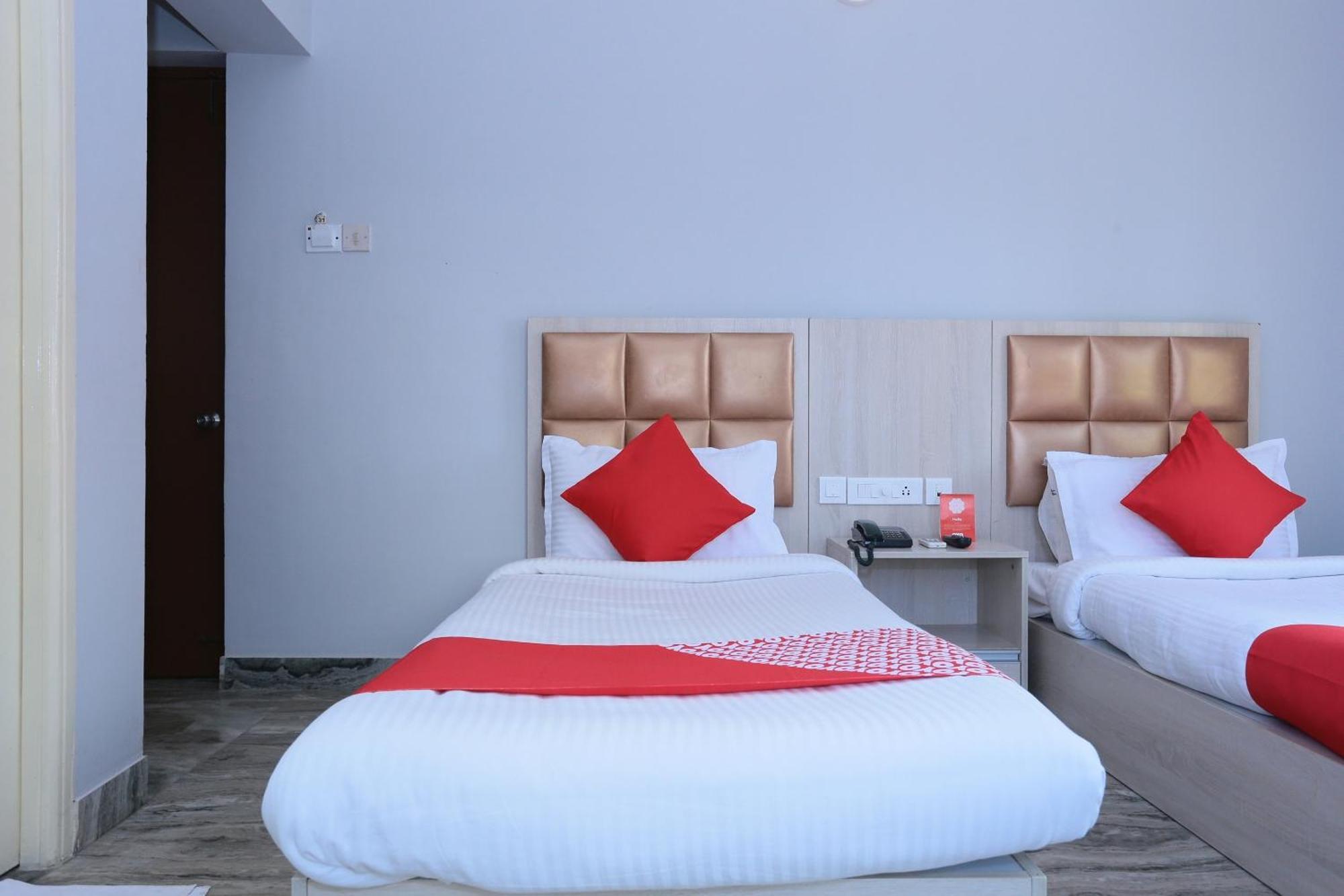 Super Townhouse Prince Palace Thiruvananthapuram Buitenkant foto