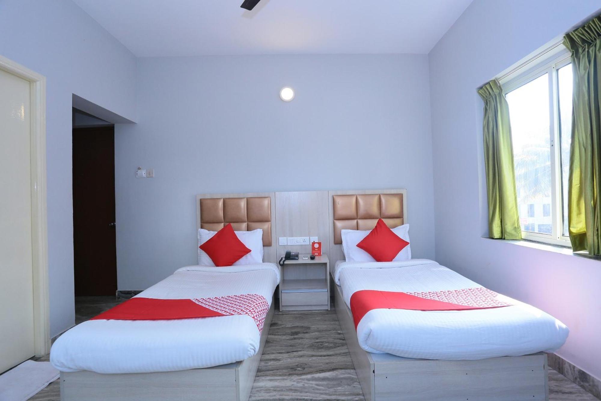 Super Townhouse Prince Palace Thiruvananthapuram Buitenkant foto