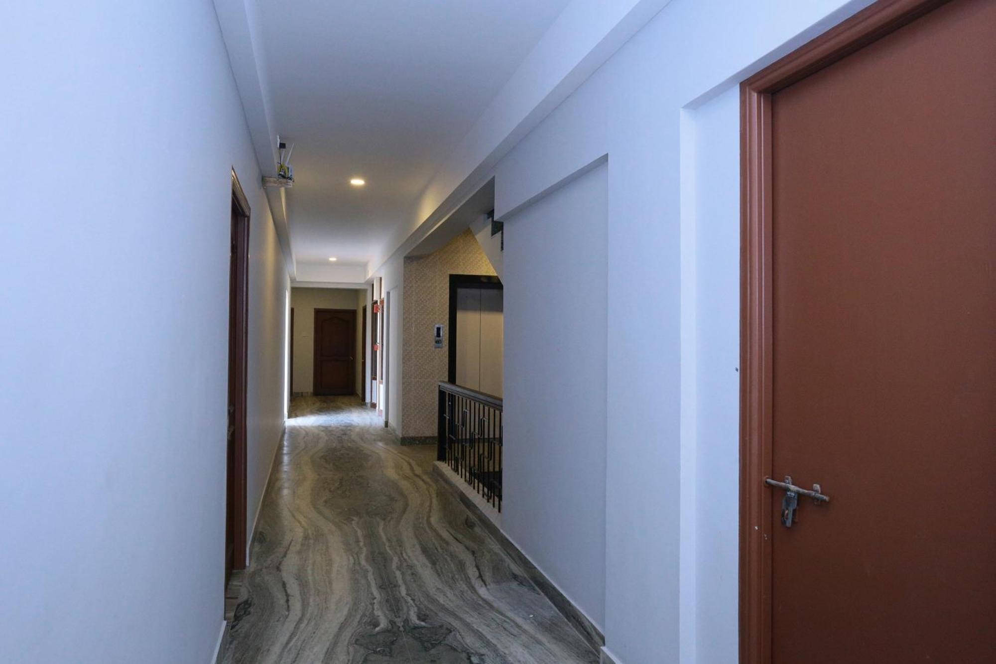 Super Townhouse Prince Palace Thiruvananthapuram Buitenkant foto