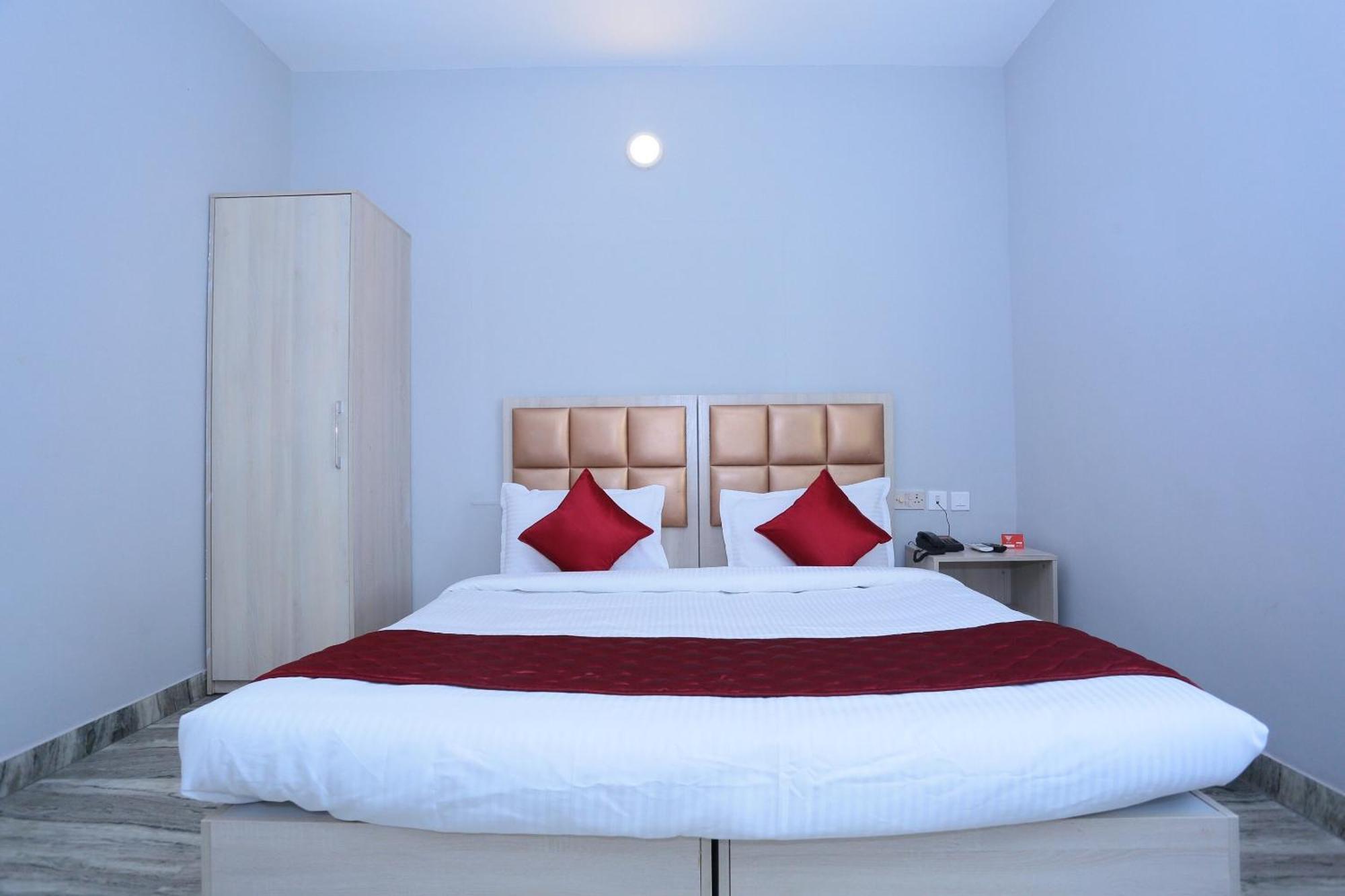 Super Townhouse Prince Palace Thiruvananthapuram Buitenkant foto
